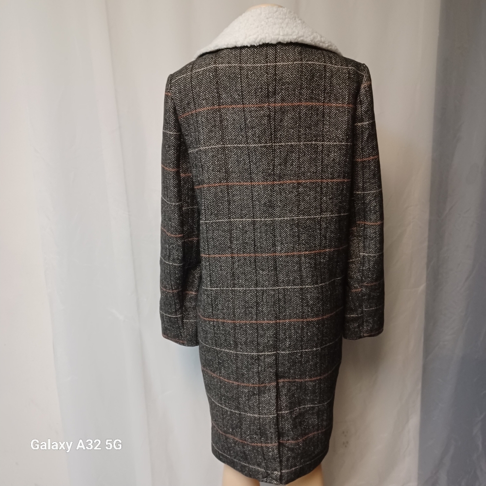 Altar'd State Gray and White Teddy Jacket with Plush Collar Size M - Picture 3 of 11